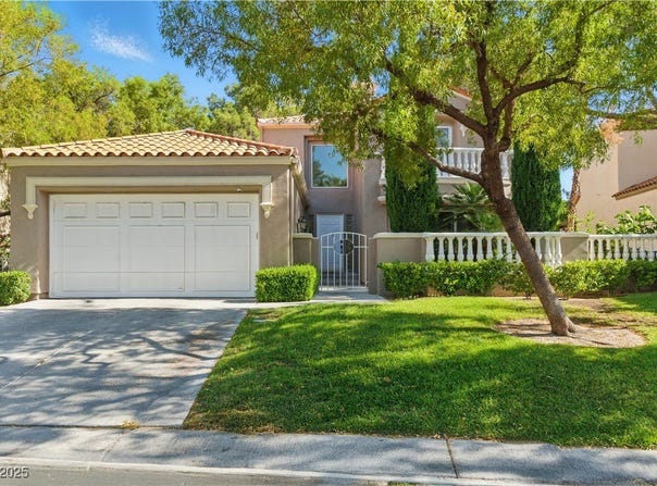 8215 Crow Valley Lane, Las Vegas, NV 89113