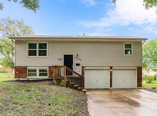 13309 Winchester Avenue, Grandview, MO 64030