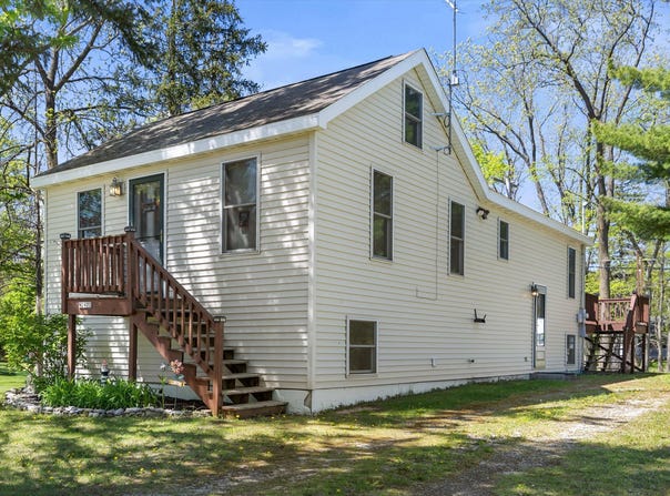 N2473 Greenleaf Dr, Lake Geneva, WI 53147