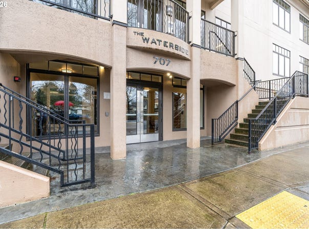 707 N HAYDEN ISLAND Dr, Portland, OR 97217