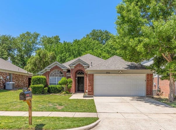 2516 Creekhaven Drive, Flower Mound, TX 75028