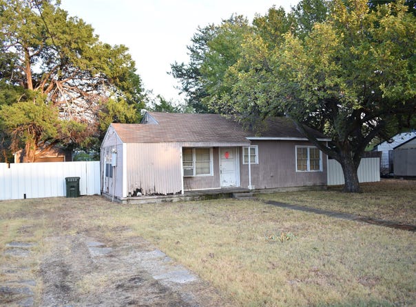 1802 Cottonwood Road, Carrollton, TX 75006