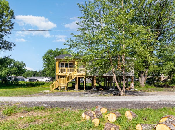 44 Vick Tree Lane, Hebron, IN 46341