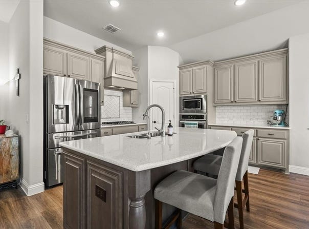 222 Oakcrest Drive, Justin, TX 76247