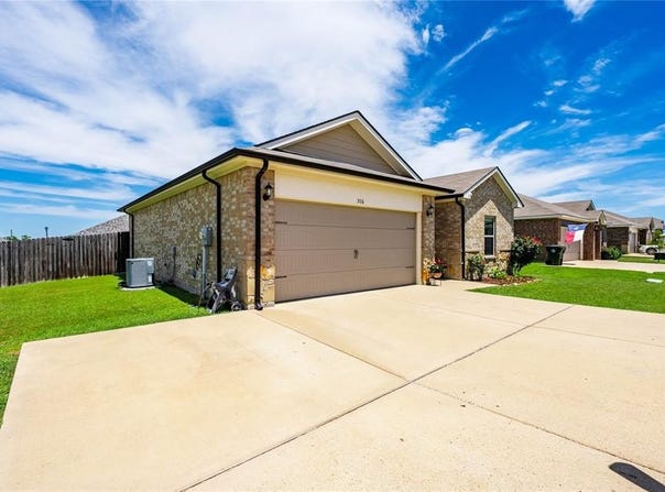 306 Breaux Lane, Mabank, TX 75147