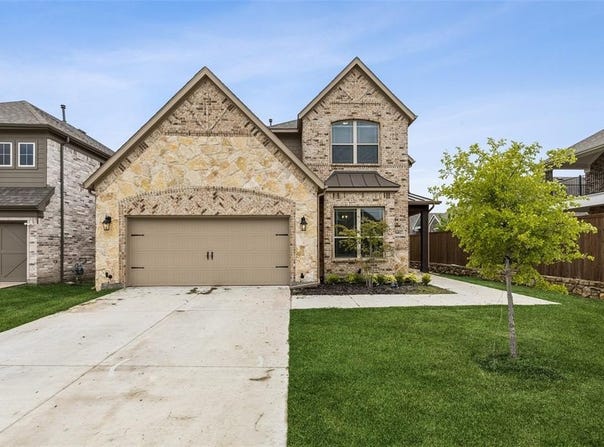8402 Watersway Drive, Rowlett, TX 75088