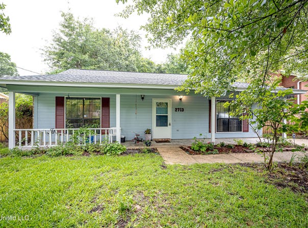 2713 N 6th Street, Ocean Springs, MS 39564
