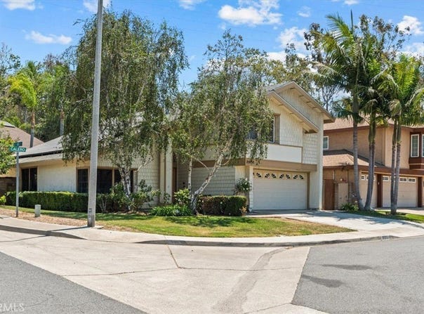 25252 Calero Avenue, Laguna Hills, CA 92653
