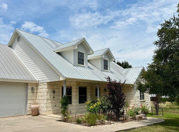 141 Chaumont ST, Kingsland, TX 78639