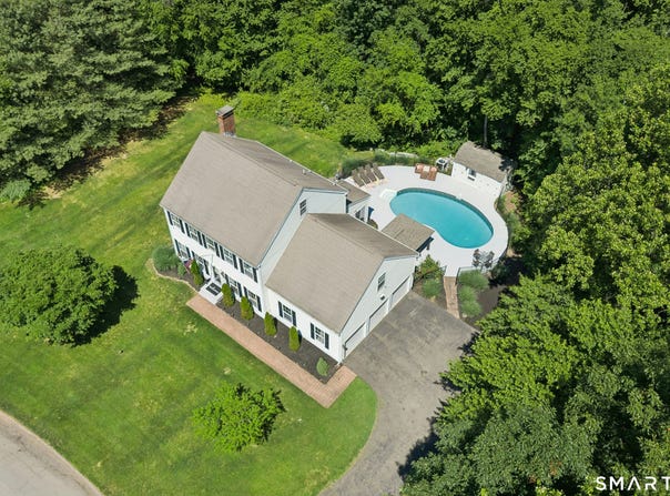 35 Pheasant Lane, Hamden, CT 06518