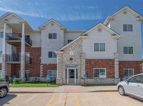 6255 Beechtree Drive, West Des Moines, IA 50266