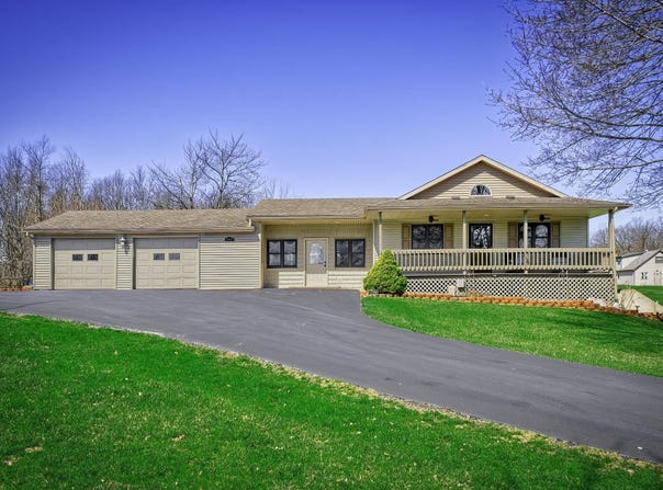 2915 N State Road 827 Road, Angola, IN 46703