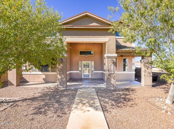 2076 Robert Minnie Place, El Paso, TX 79938