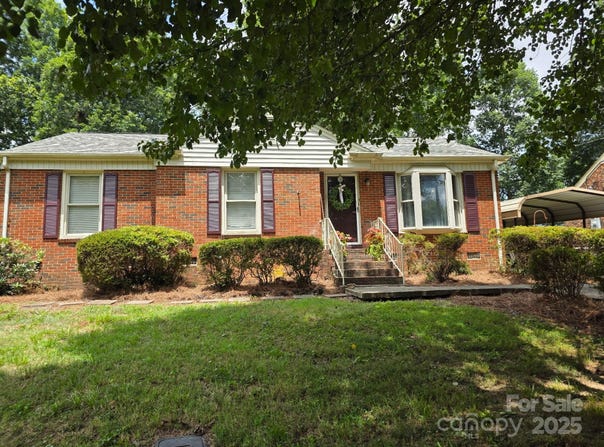 415 E Poplar Street, Stanley, NC 28164