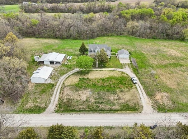 29950 Binder Road, Green Ridge, MO 65332