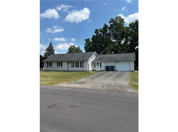 12 Willow Street, Big Flats, NY 14814