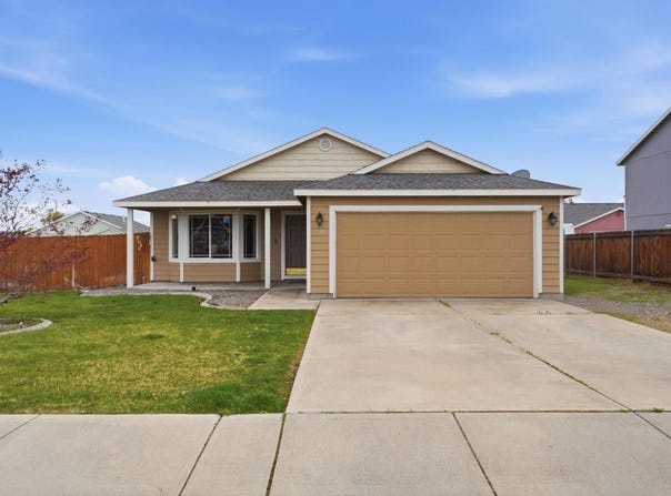 9316 Mustang Dr, Pasco, WA 99301