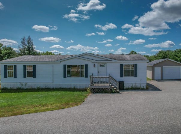511 North Bend Road, Surry, ME 04684