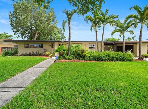 138 W 52ND STREET, HIALEAH, FL 33012