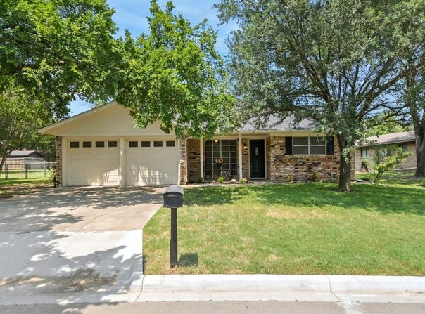 2005 Maplewood Drive, Gainesville, TX 76240