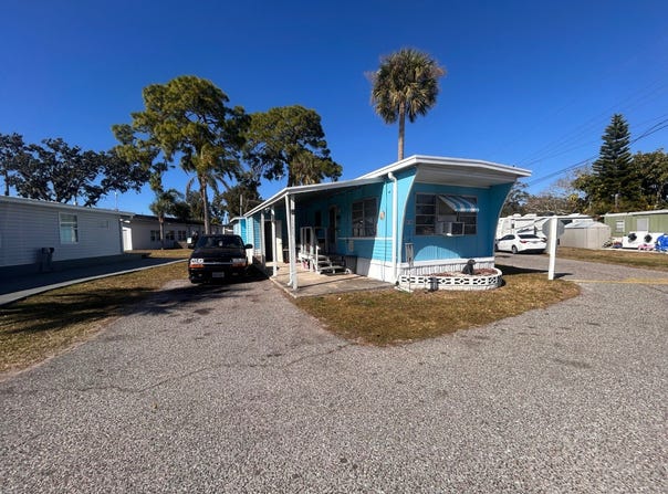 2201 US HWY 41 S, Ruskin, FL 33619