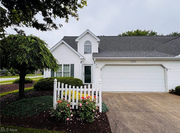 3949 Mallard Bay unit: 1, Perry, OH 44081