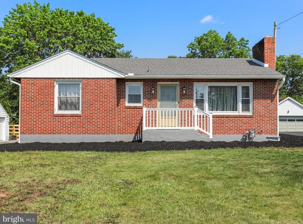 622 S ALLISON STREET, GREENCASTLE, PA 17225