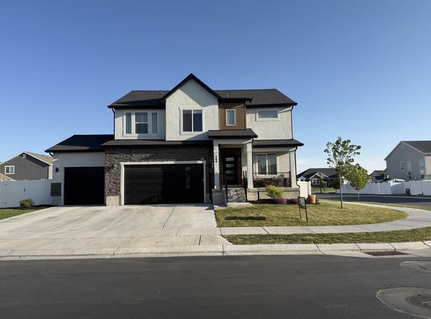 244 E Dry Mountain RD, Eagle Mountain, UT 84005