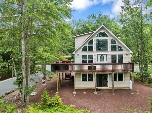318 N Arrow Drive, Pocono Lake, PA 18347