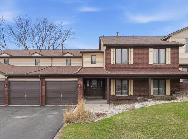 5070 Sandy Beach, Crown Point, IN 46307