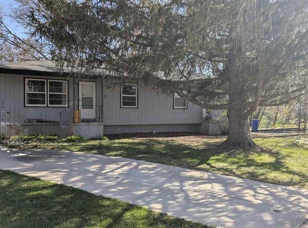 425/427 Heritage Pl, NorthLiberty, IA 52317