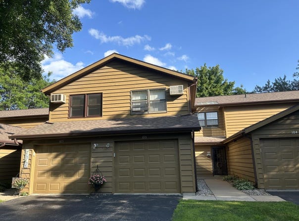 1140 MANOR Drive, NEENAH, WI 54956