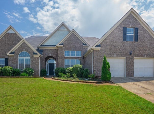 8 Honor Drive, Fort Mitchell, AL 36856