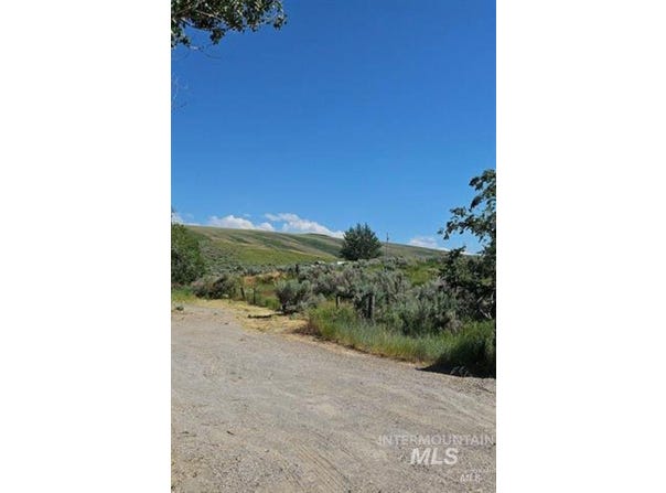 3057 Garden Rd, American Falls, ID 83211