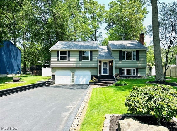 132 Dennis Drive, Cortland, OH 44410