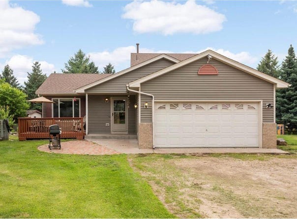 9005 349th Avenue NW, Wyanett Twp, MN 55371
