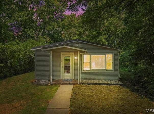 1013 E Karsch Boulevard, Farmington, MO 63640