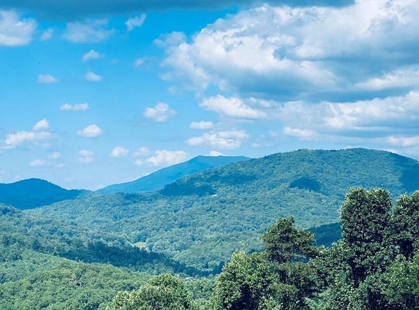 42 Nowhere Dr, Sylva, NC 28779