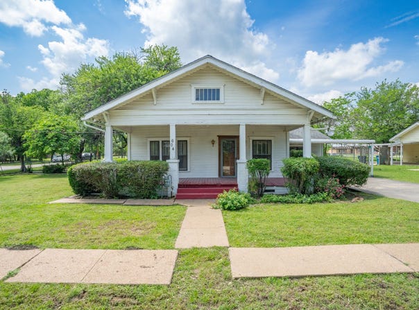 604 S Pearl Street, Trenton, TX 75490
