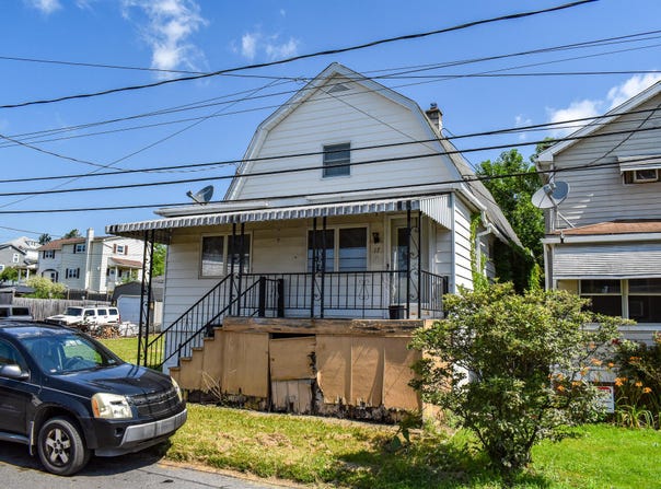 17 E Charles Street, Plains Township, PA 18705