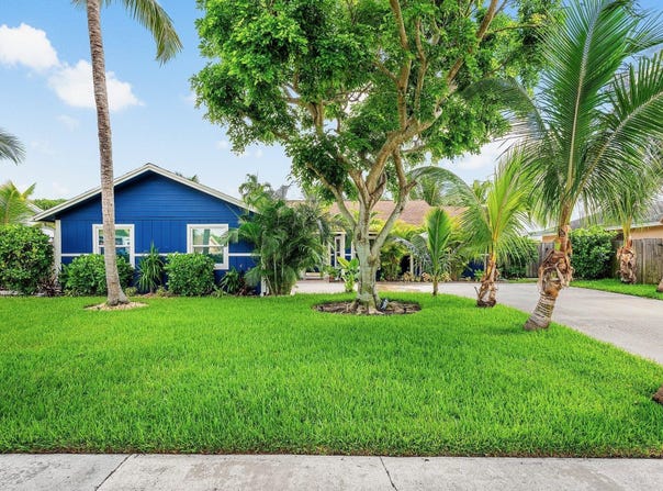 5357 Sandhurst Circle N, Lake Worth, FL 33463