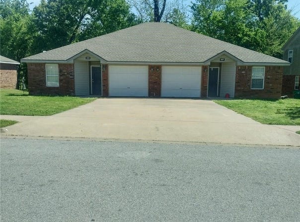 251 Graystone Circle, Centerton, AR 72719