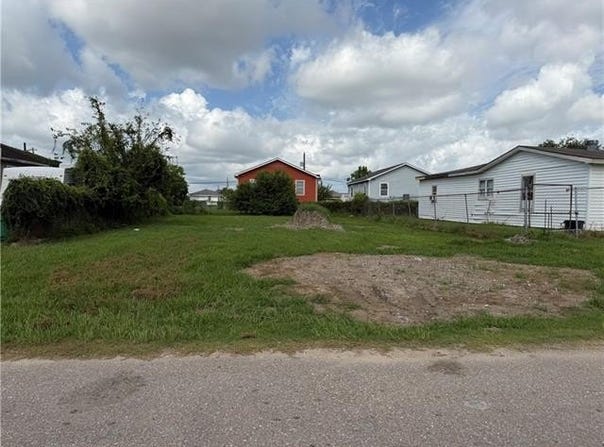 VICTORIA Avenue lot: 45&46, Harvey, LA 70058