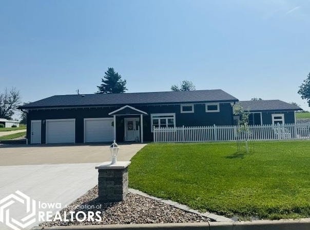 902 E Washington Street, Centerville, IA 52544