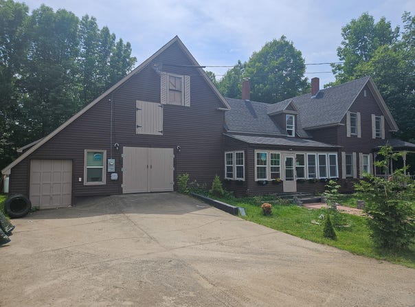 29 River Street, Strong, ME 04983