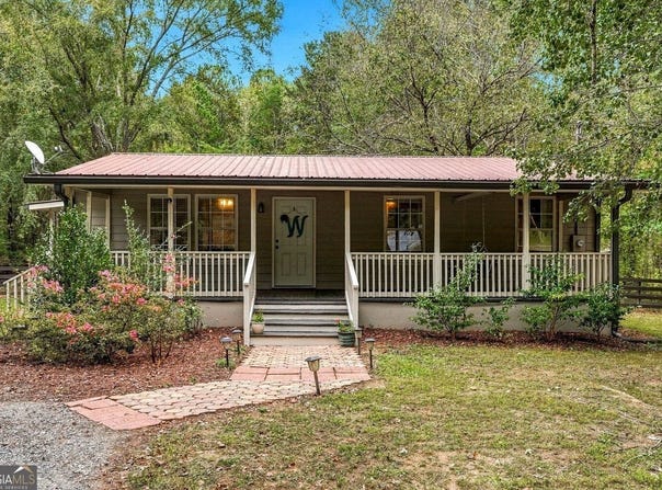 698 Spring Place Road NE, White, GA 30184