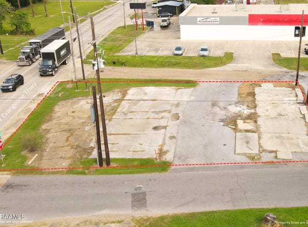 1115 SW Evangeline Thruway, Lafayette, LA 70501