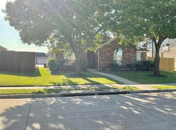 939 Clear Creek Drive, Mesquite, TX 75181