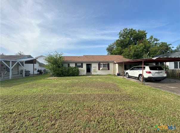 1201 Melrose Avenue, Victoria, TX 77901