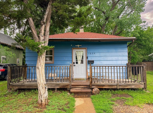 1034 Colorado Ave SW, Huron, SD 57350